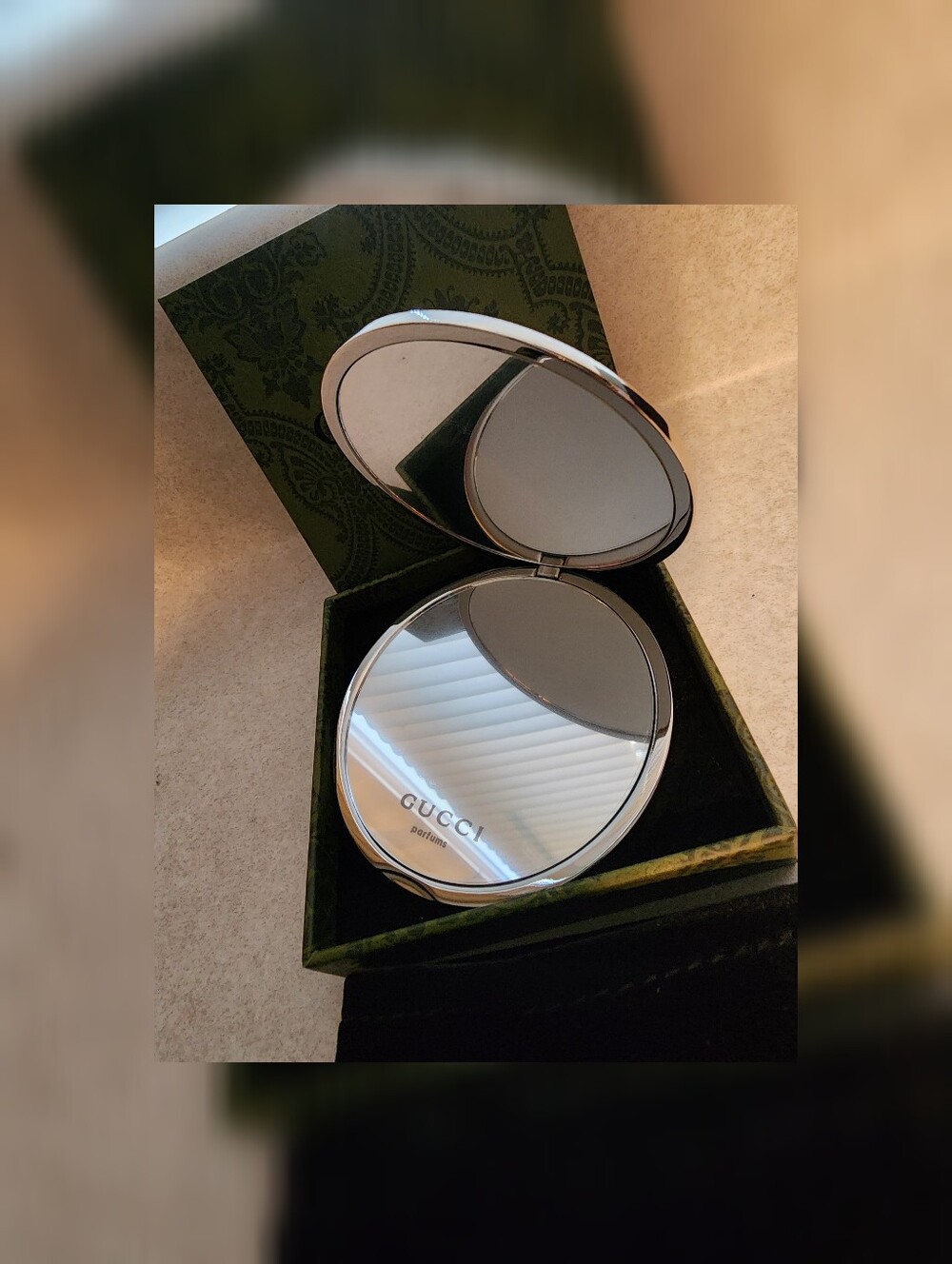 Gucci Silver Monogram Compact Makeup Mirror New In Box - Picture 8 of 13